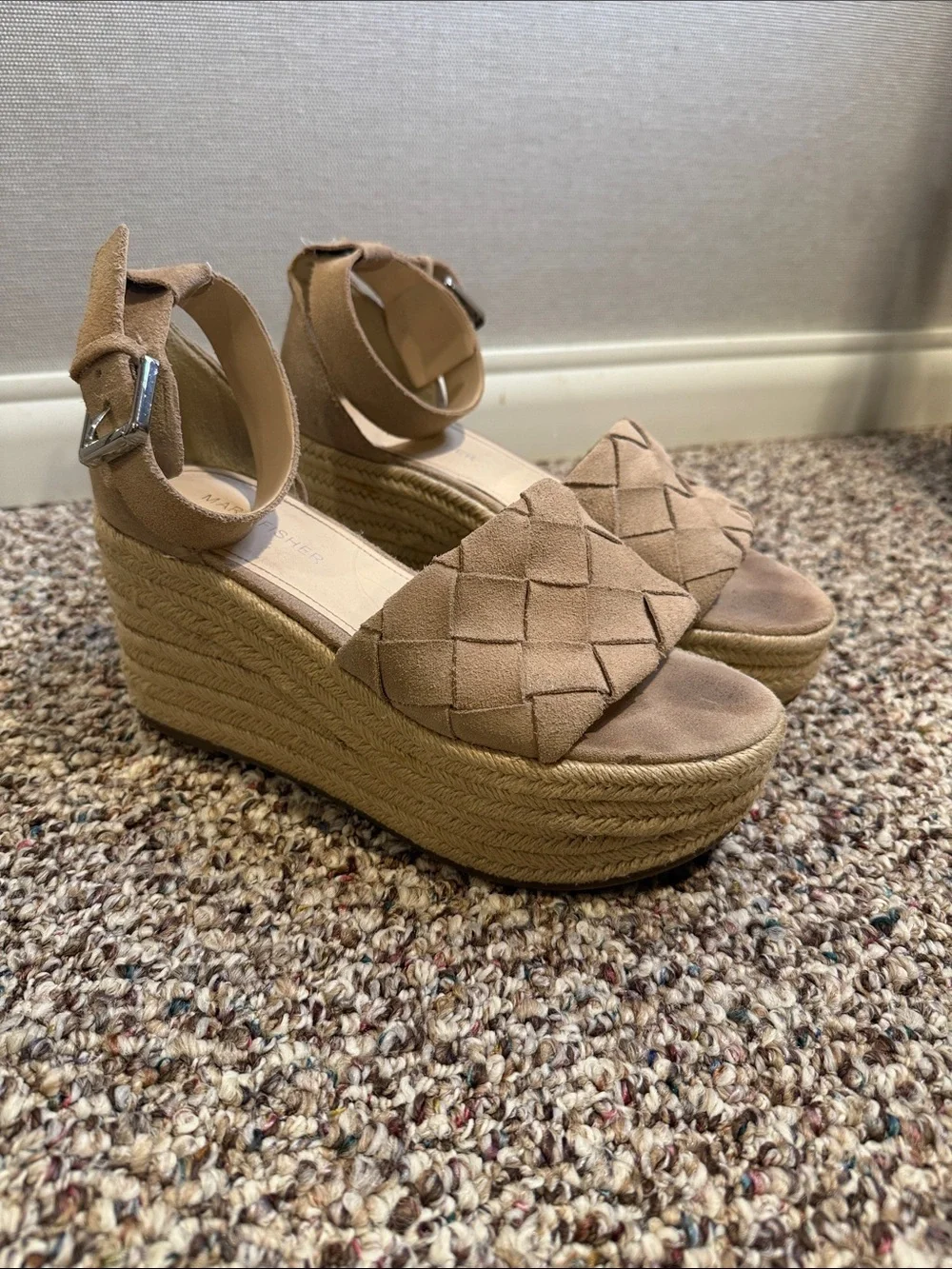 Marc Fisher Marc  Varin tan suede platform espadrille wedge size 7.5